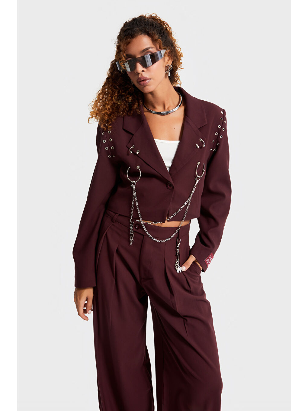 Kadın Bordo Renk Kuş Gözü Detaylı Crop Fit Özel Tasarım Kumaş Ceket-3