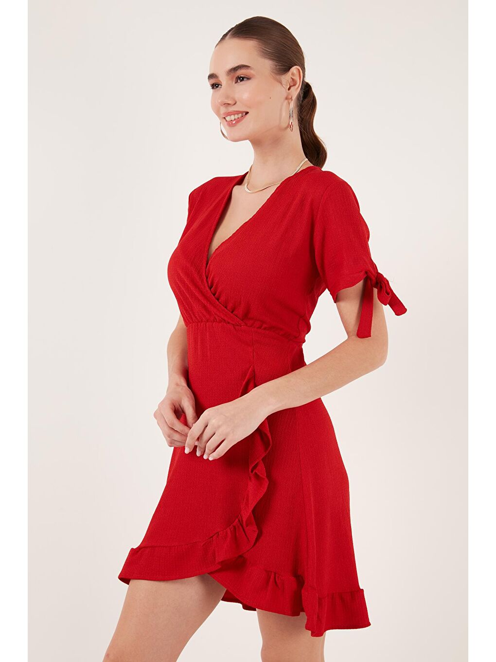 Kırmızı Fırfırlı Kruvaze Yaka Kısa Kollu Krinkıl Esnek Elbise 5865016-1
