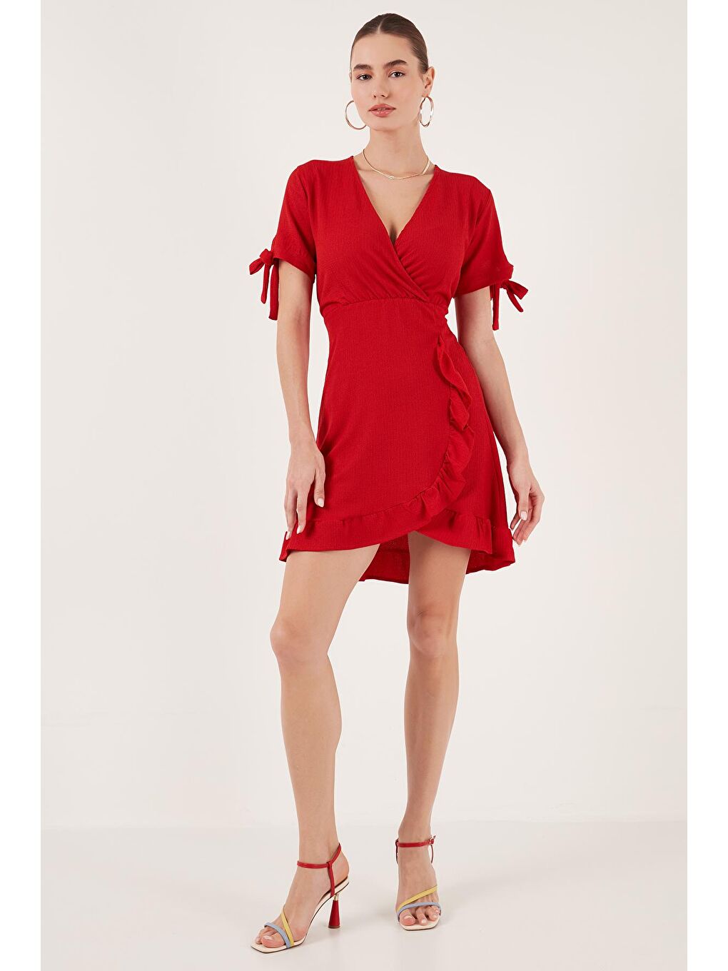 Kırmızı Fırfırlı Kruvaze Yaka Kısa Kollu Krinkıl Esnek Elbise 5865016-3