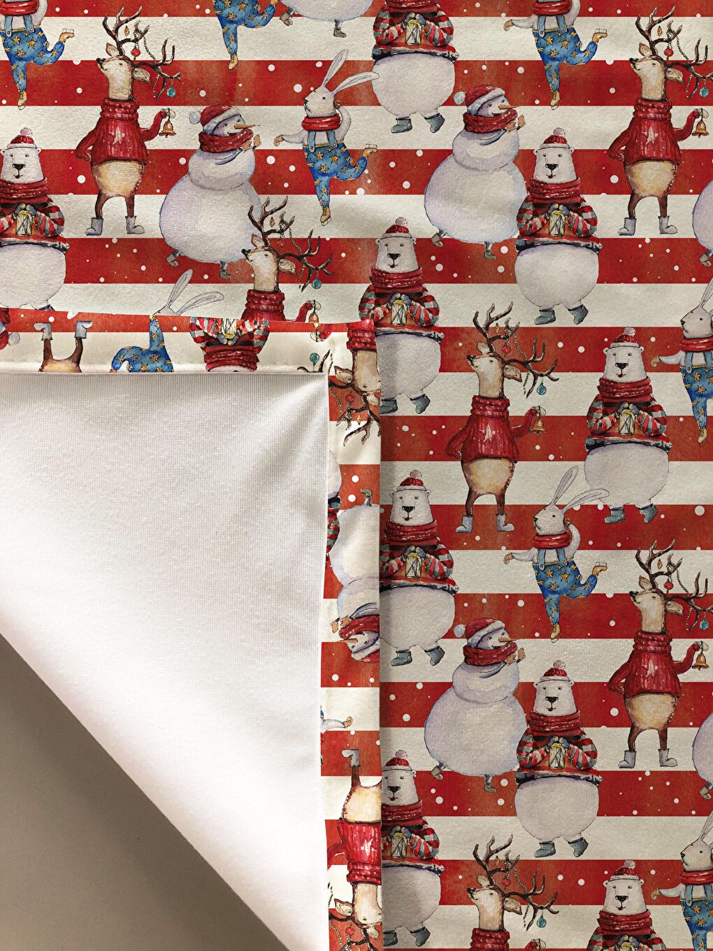 Karışık Yılbaşı Desenli Kadife Doku Masa Örtüsü-1