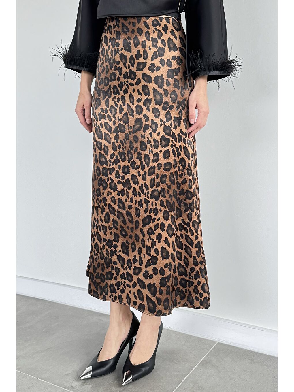Bej Kadın Leopar Desenli Saten Etek-2