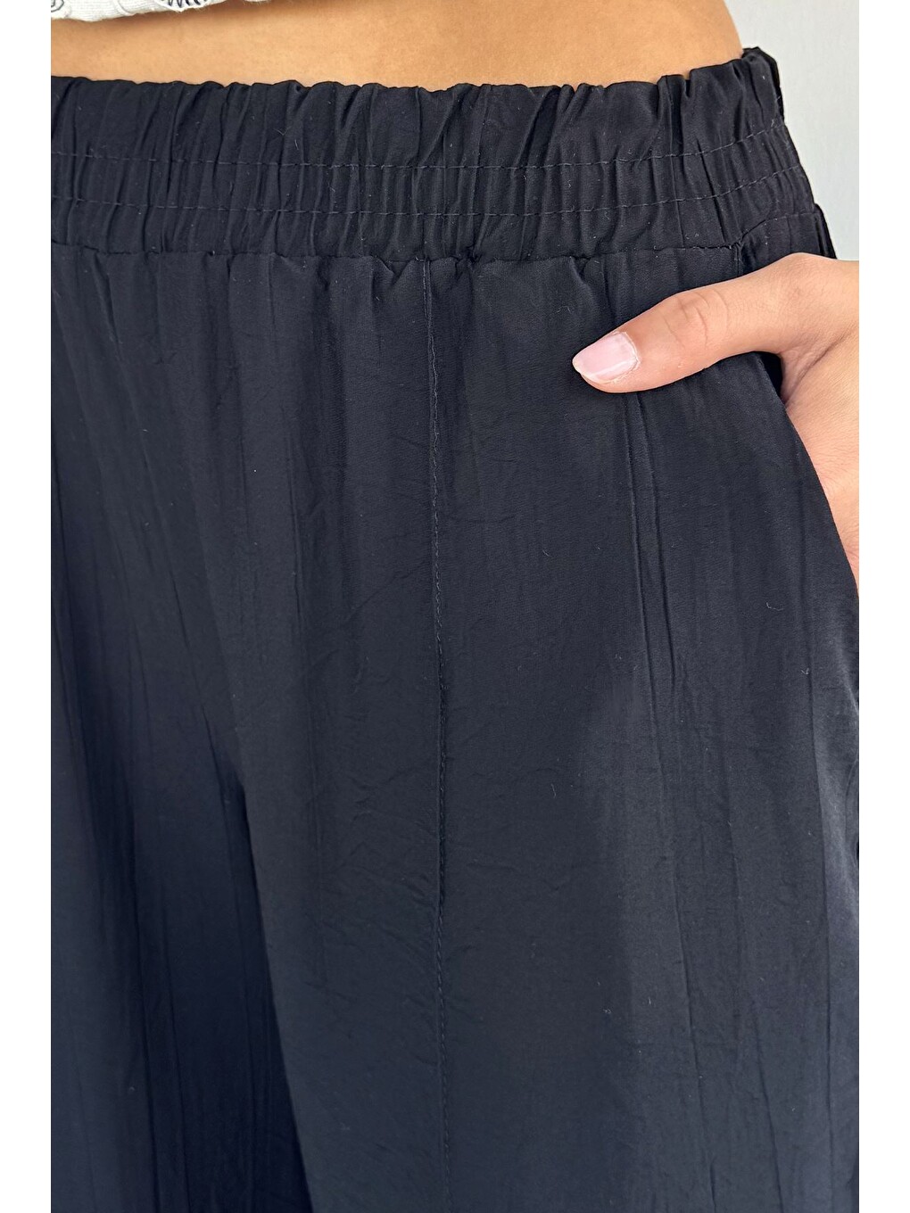 Siyah Çimalı Bol Paça Pantolon-4