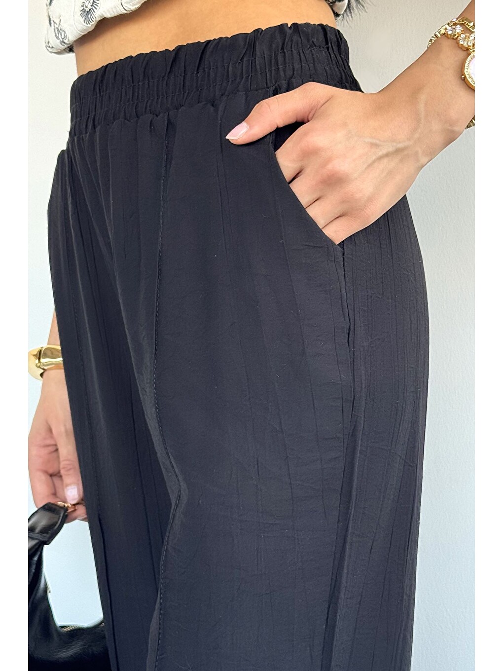 Siyah Çimalı Bol Paça Pantolon-6