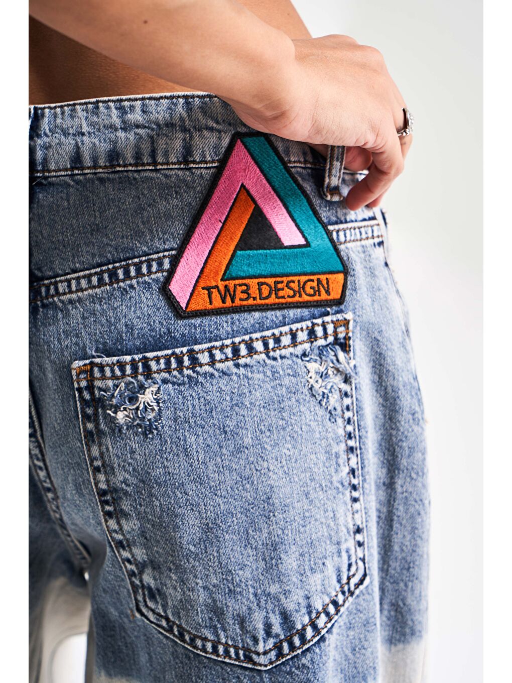 Mavi Kadın Jean Rengi Çift Renk Yırtık Detaylı Maxi Boy  100 Pamuk Tasarım Denim Şortolon-2