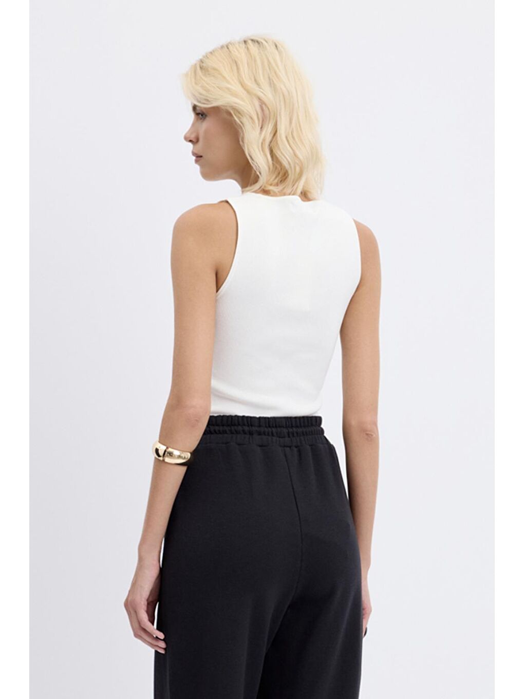 Yuvarlak Yaka Kolsuz Triko Body Ekru-4