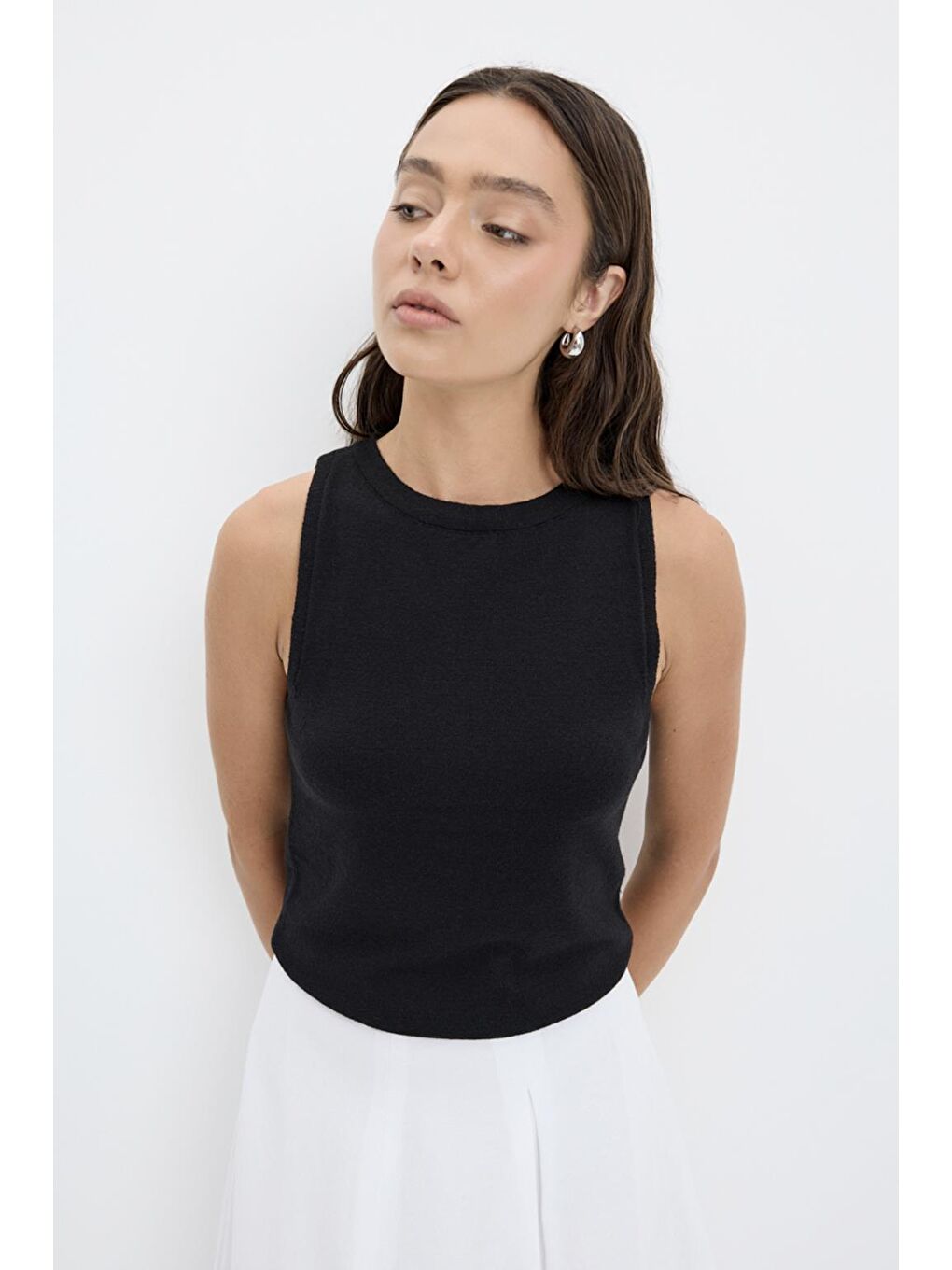 Yuvarlak Yaka Kolsuz Triko Body Siyah-1