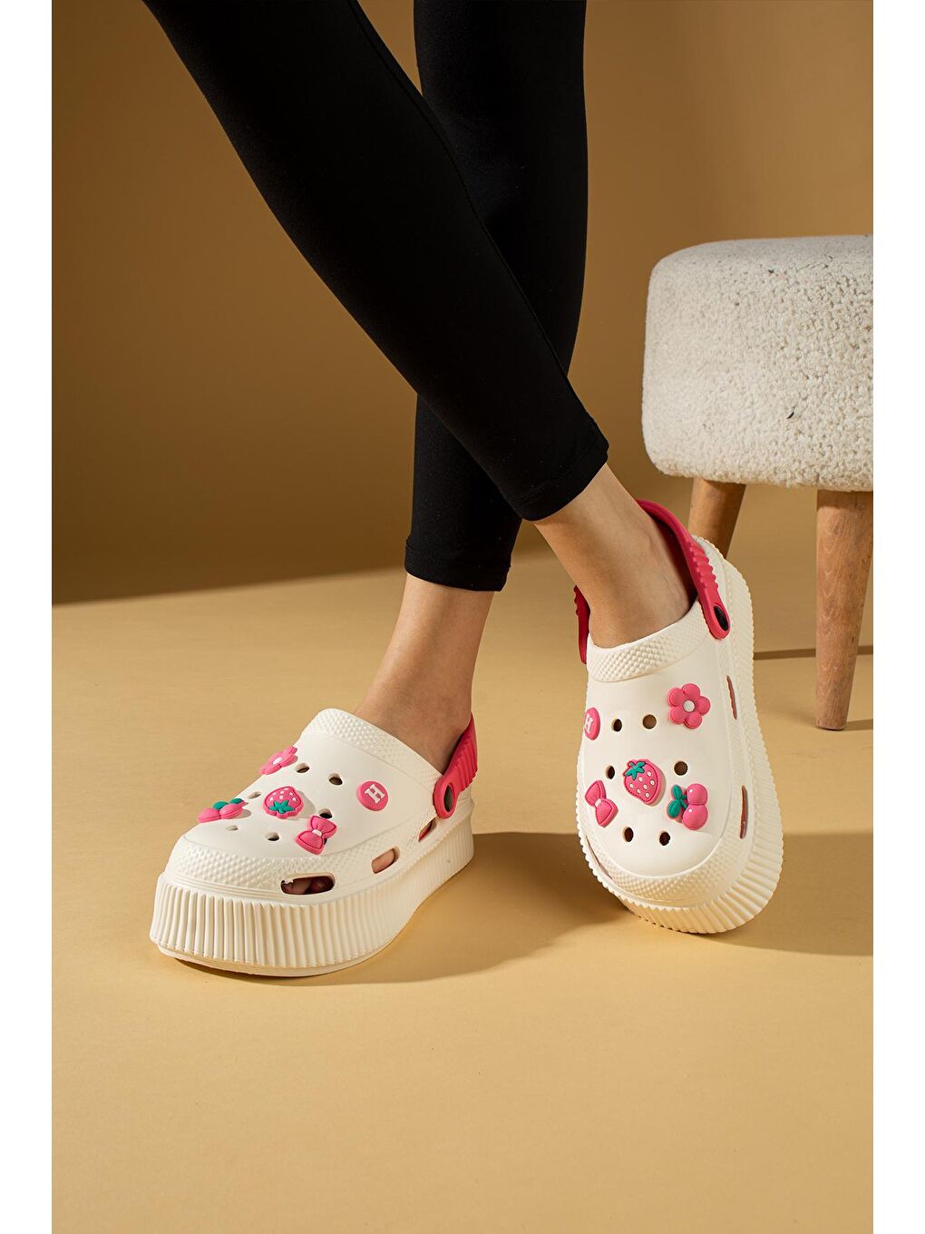Pembe Potin Yüksek Taban Jibbitzli Eva Comfort Kadın Sandalet DNZ224-24BejFuşya