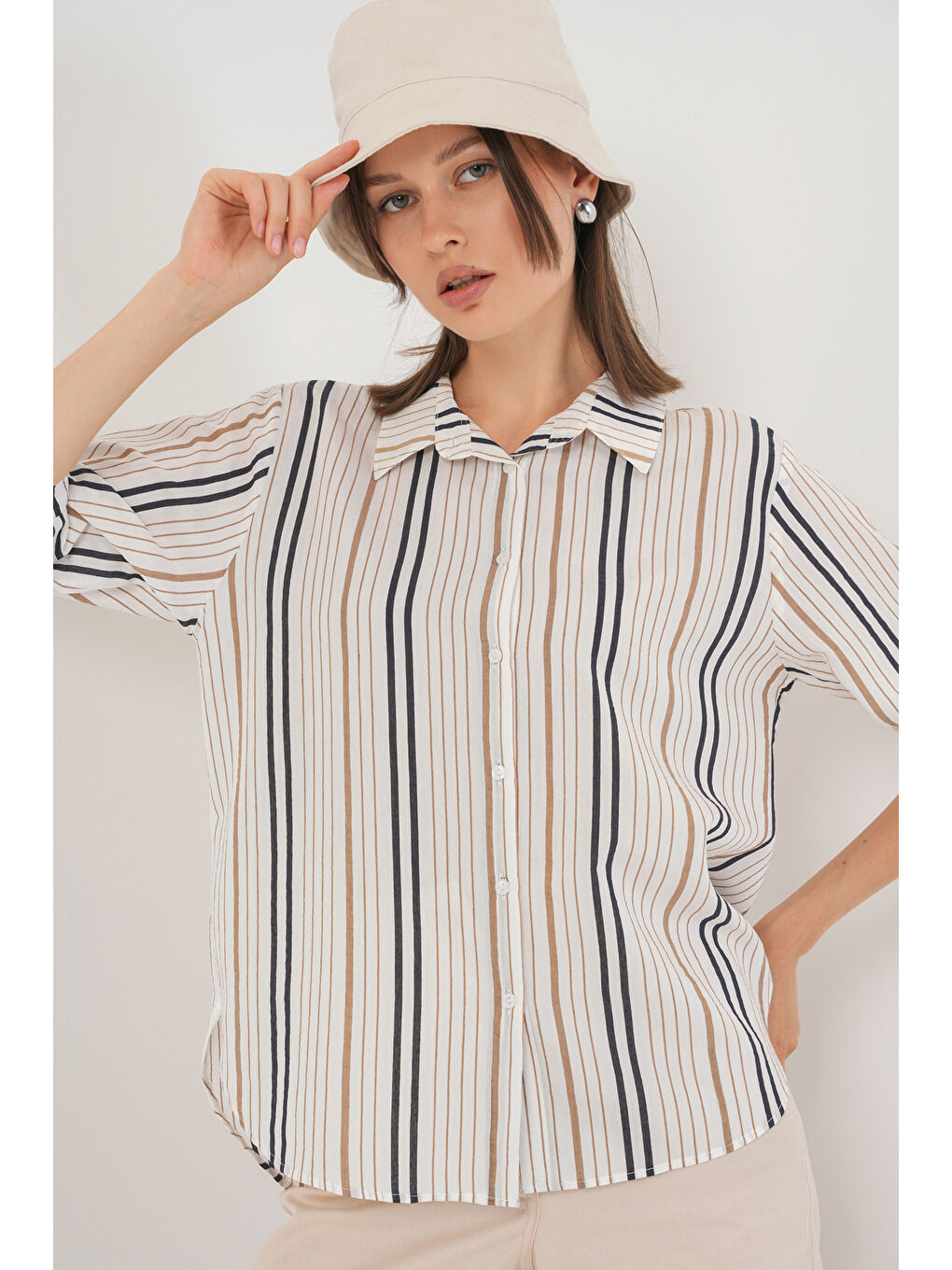 Kadın Çizgili Kısa Kol Gömlek 20345 - Bej-3