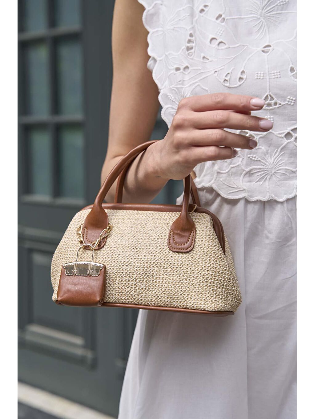 Kahverengi Hasır Dokulu Mini El Çantası Taba-3