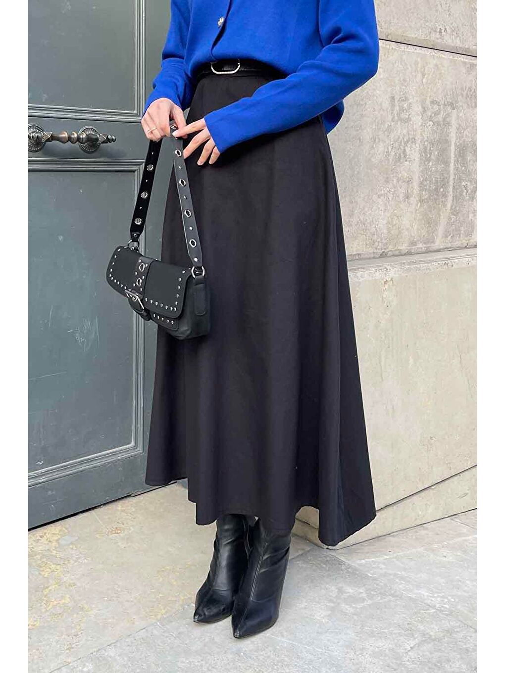 Kemer Detaylı Kloş Etek Siyah-1