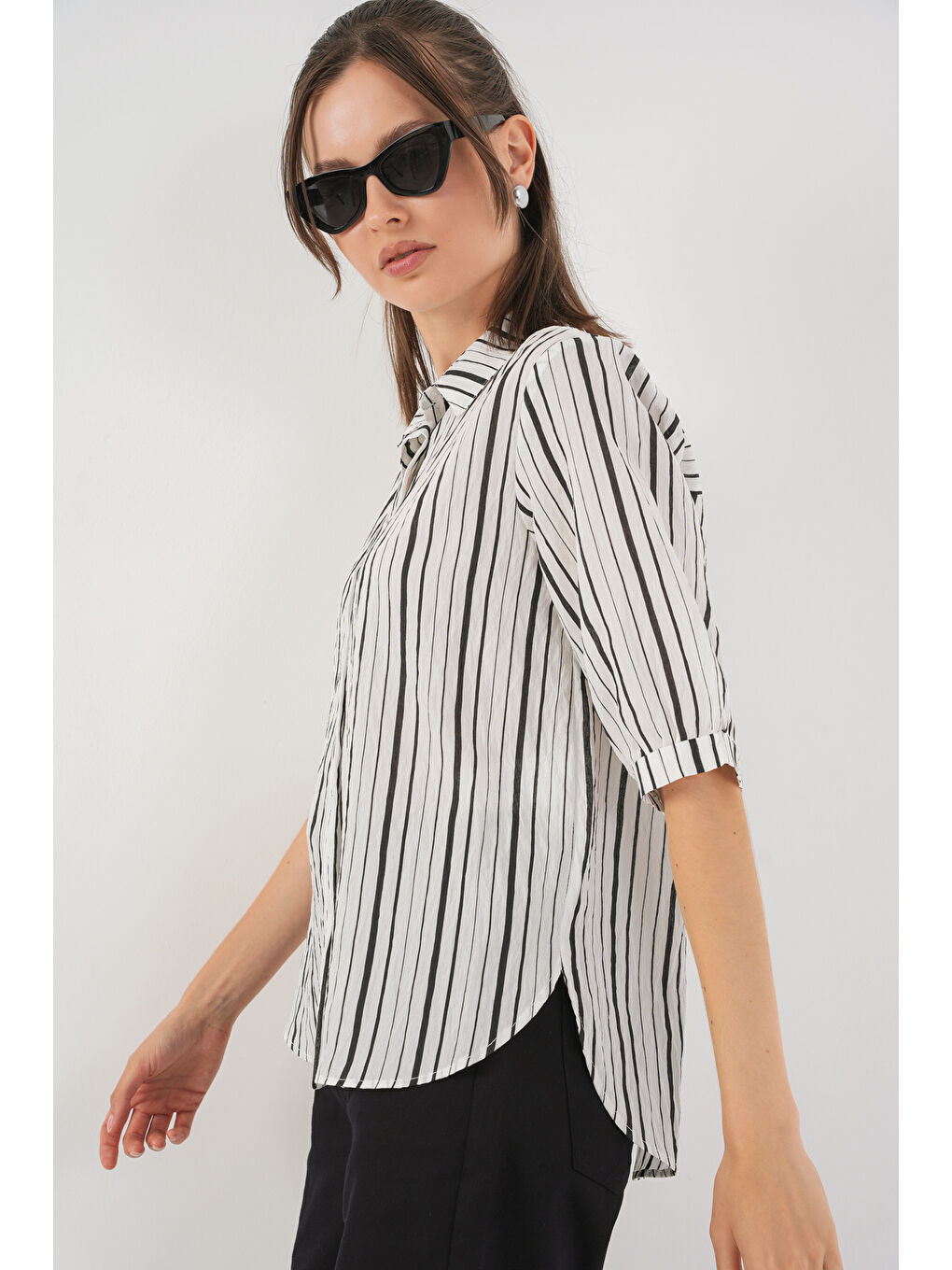 Kadın Çizgili Kısa Kol Gömlek 20345 - Siyah-2