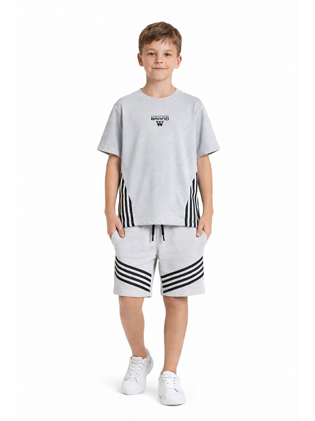 Gri Şerit Desenli Logolu Tişörtlü Erkek Çocuk Şortlu Takım 23781-1