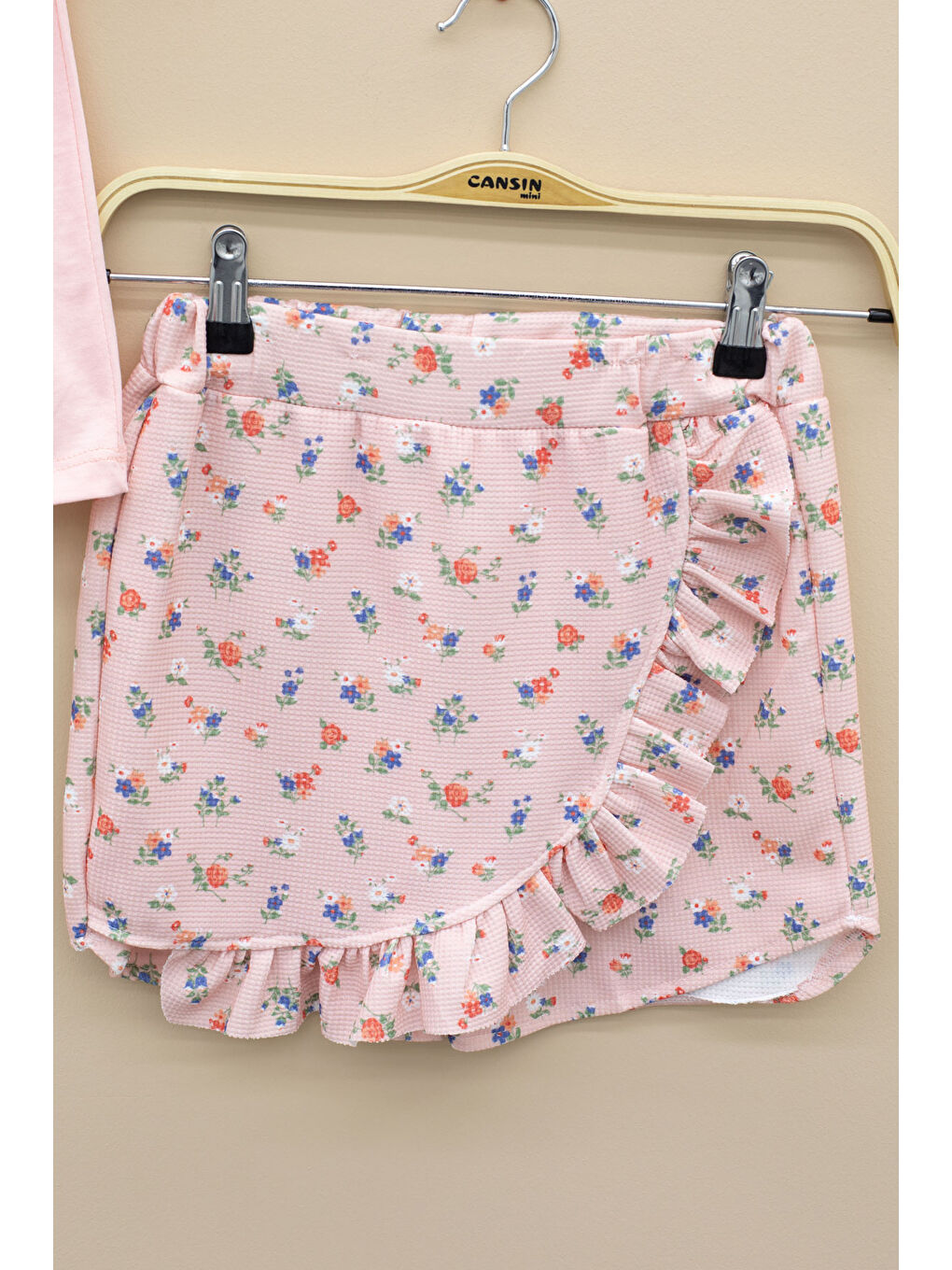 Pembe Somon Kolları Fırfırlı Çiçek Desenli Şort Etekli 2'li Takım 20715-3