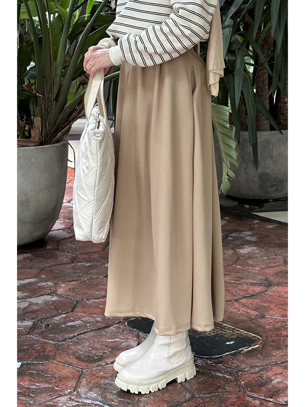 Önü Pileli Scuba Kumaş Bej-3