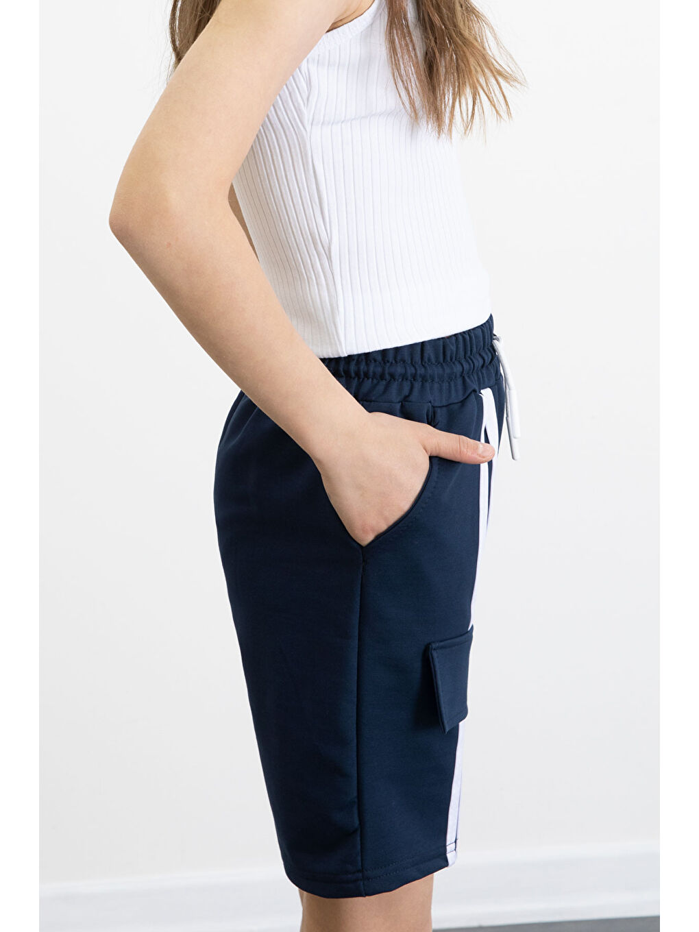 Lacivert Beli Lastikli Şerit Detaylı Kız Çocuk Şort 20748-3