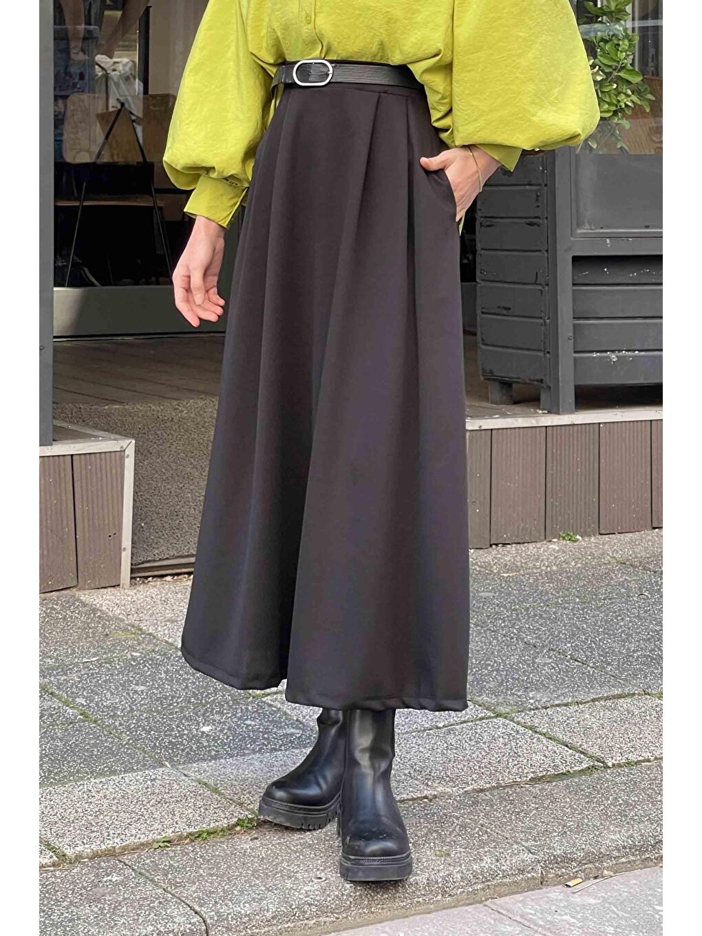 Önü Pileli Scuba Kumaş Siyah-2