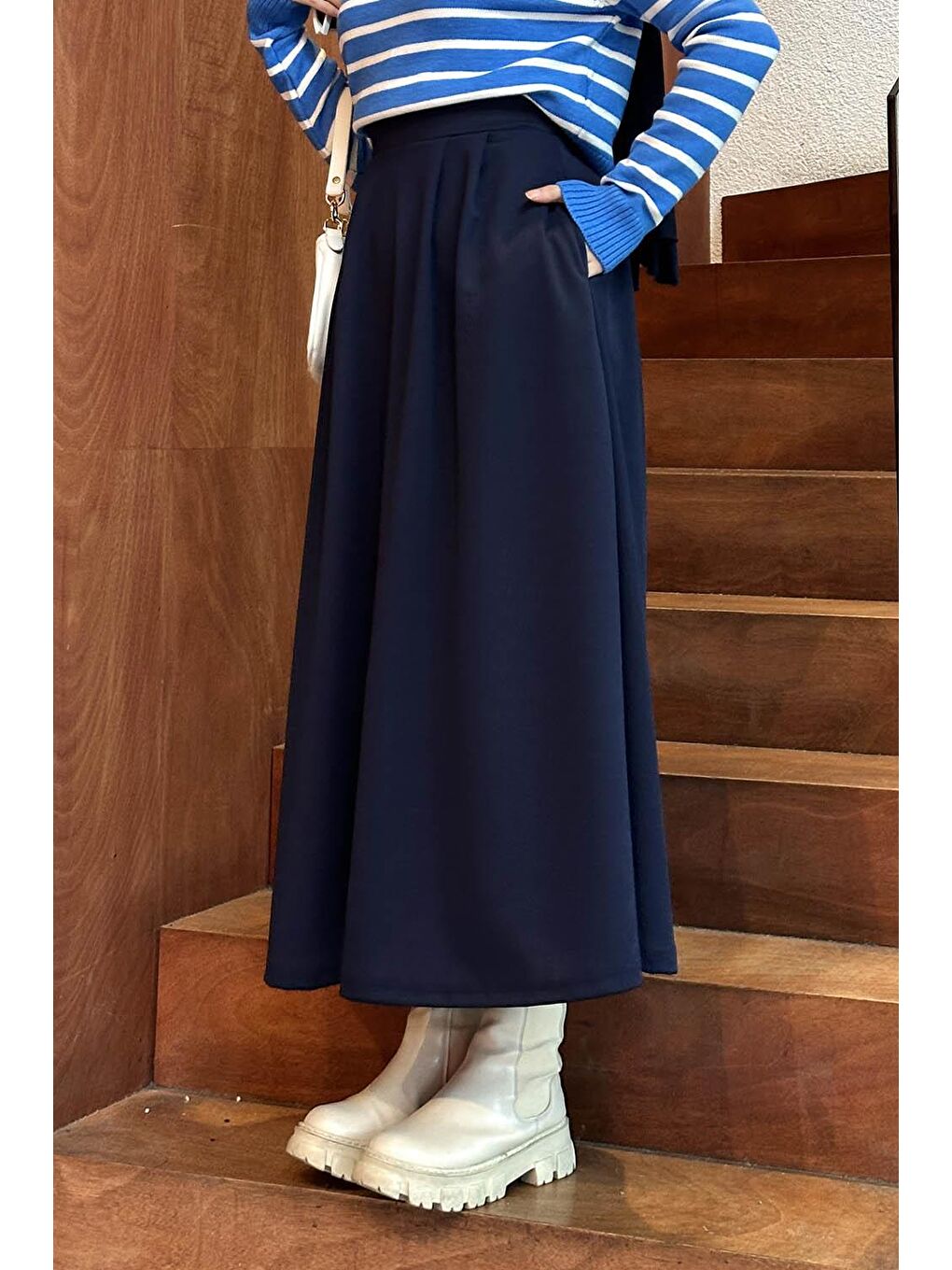 Önü Pileli Scuba Kumaş Lacivert-1