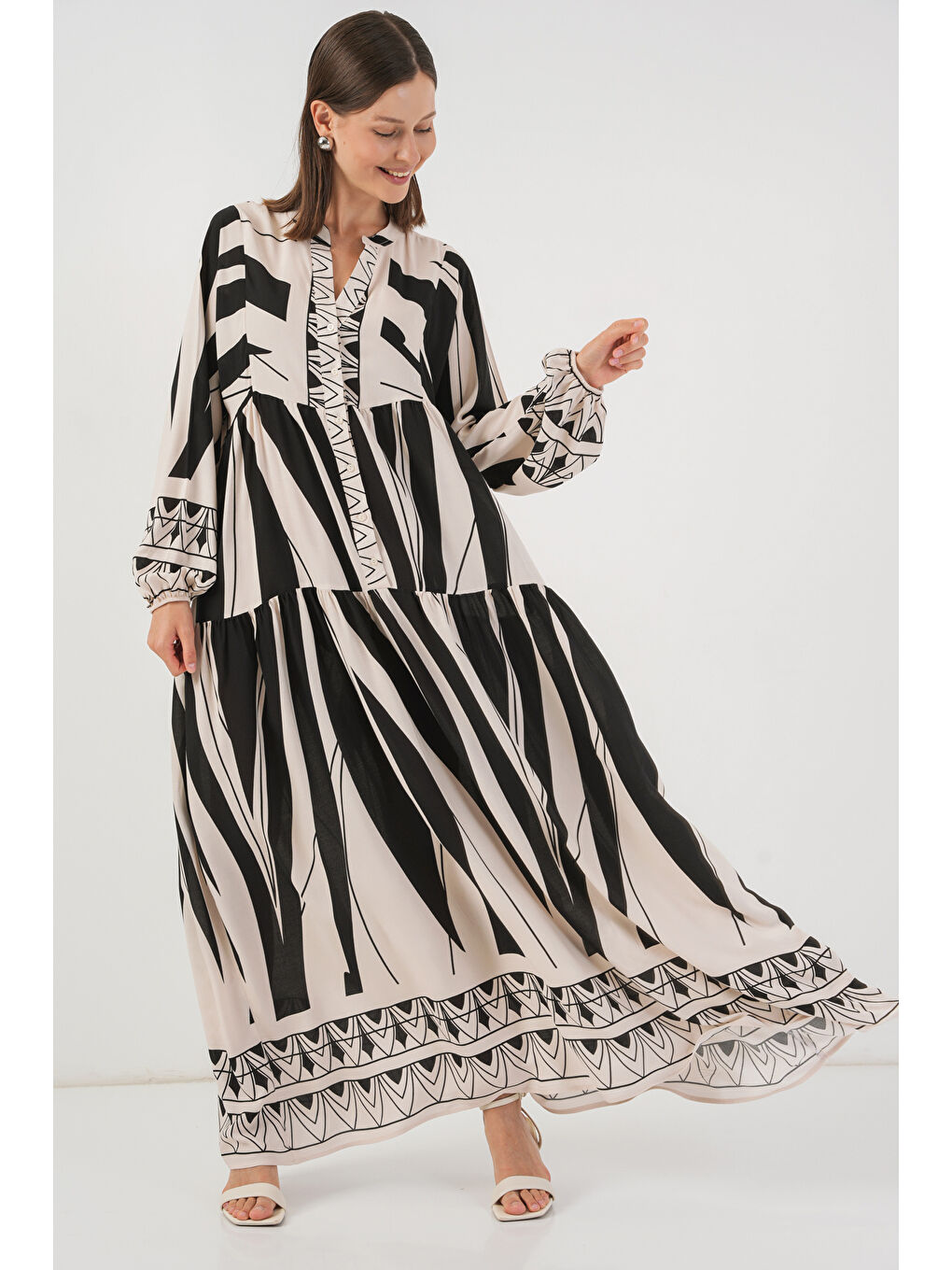 Kadın Desenli Uzun Tesettür Elbise 2585 - F. Siyah