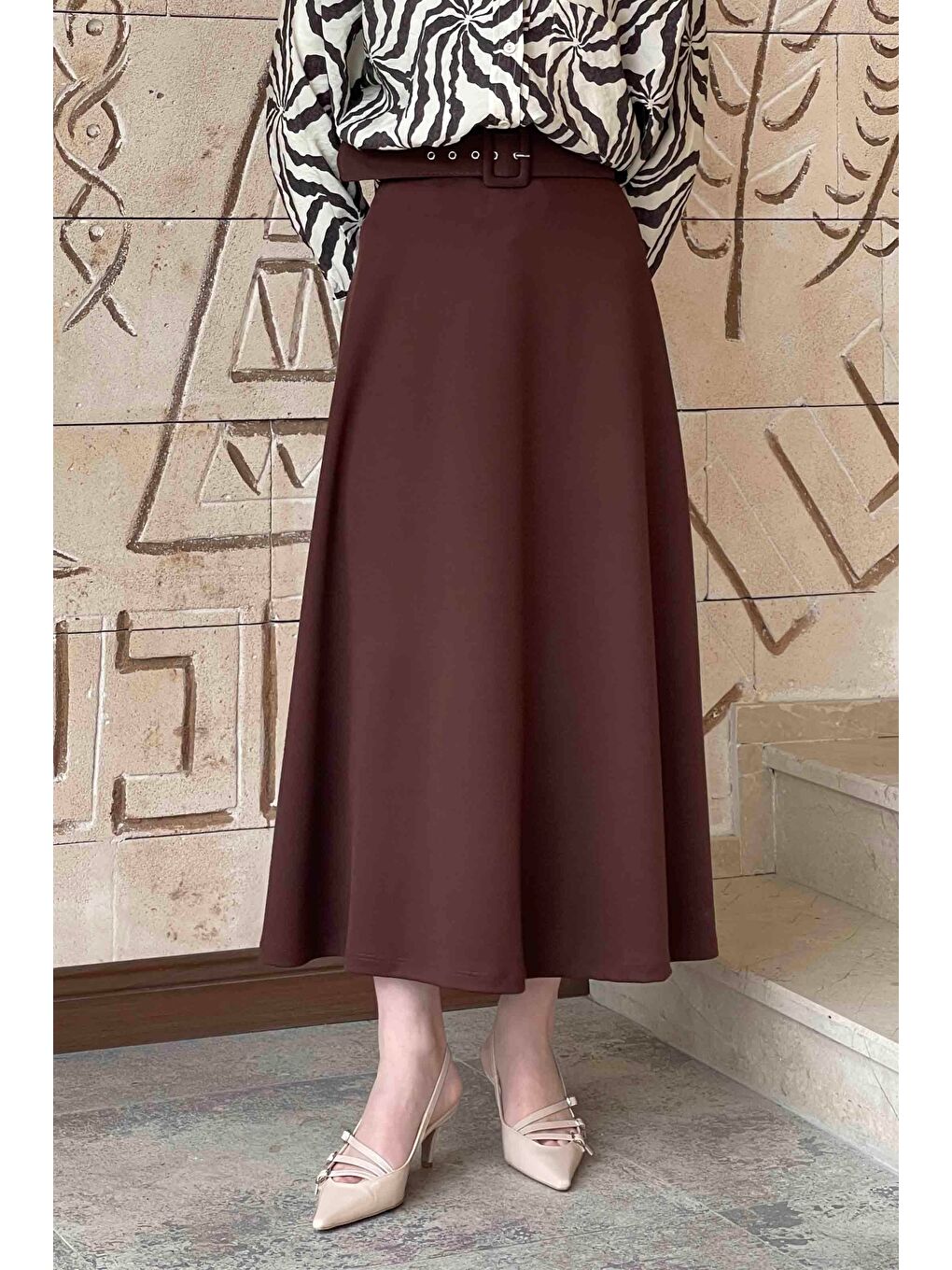 Kemer Detaylı Kloş Etek Kahverengi