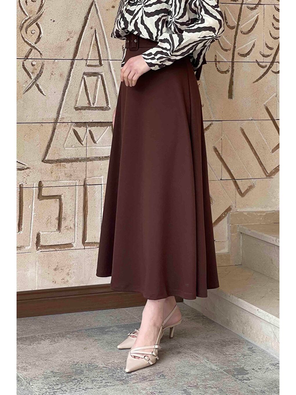 Kemer Detaylı Kloş Etek Kahverengi-1