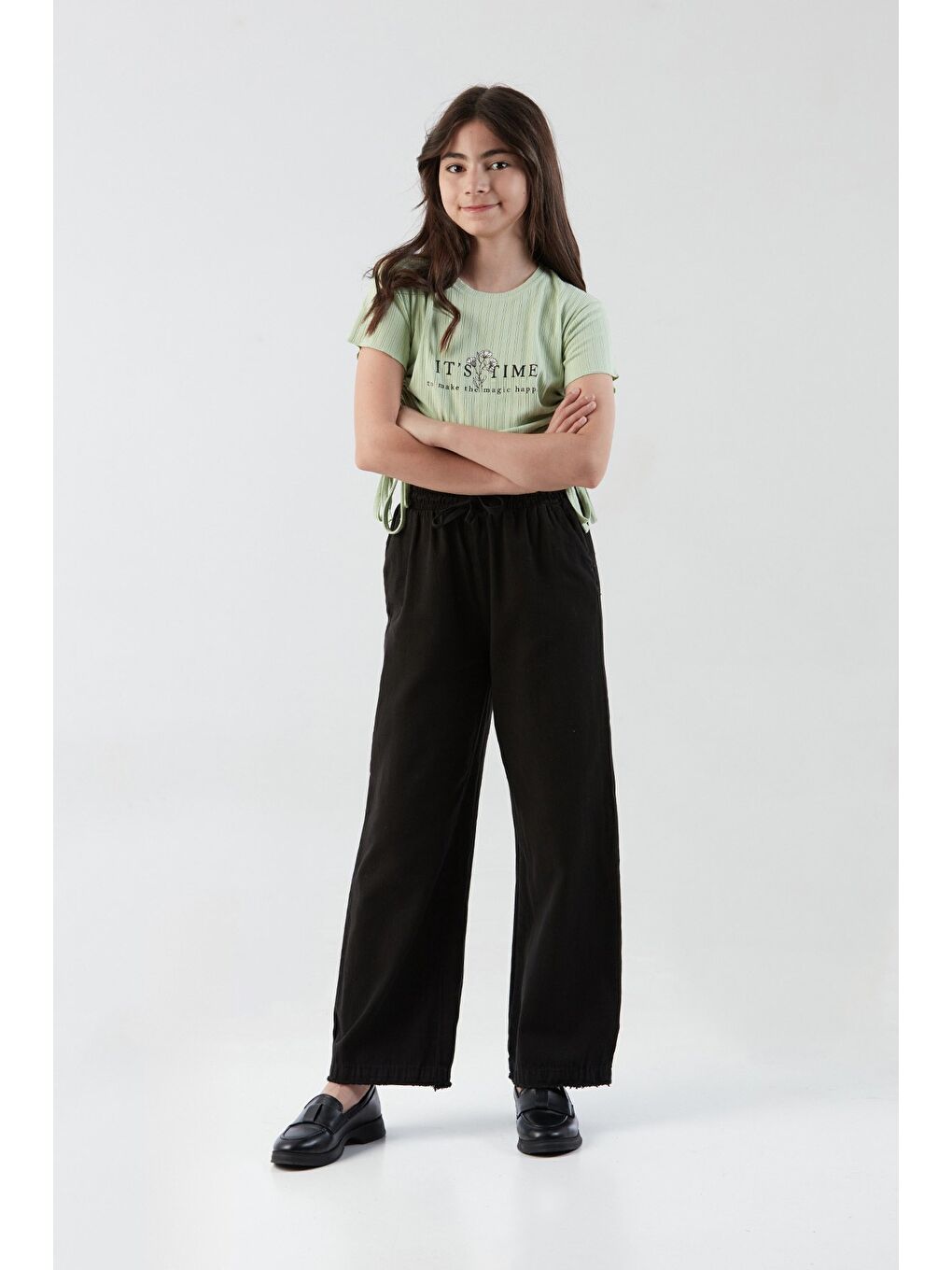 Siyah Beli Lastikli Bağlamalı Paçası Püsküllü Kız Çocuk Pantolon-4