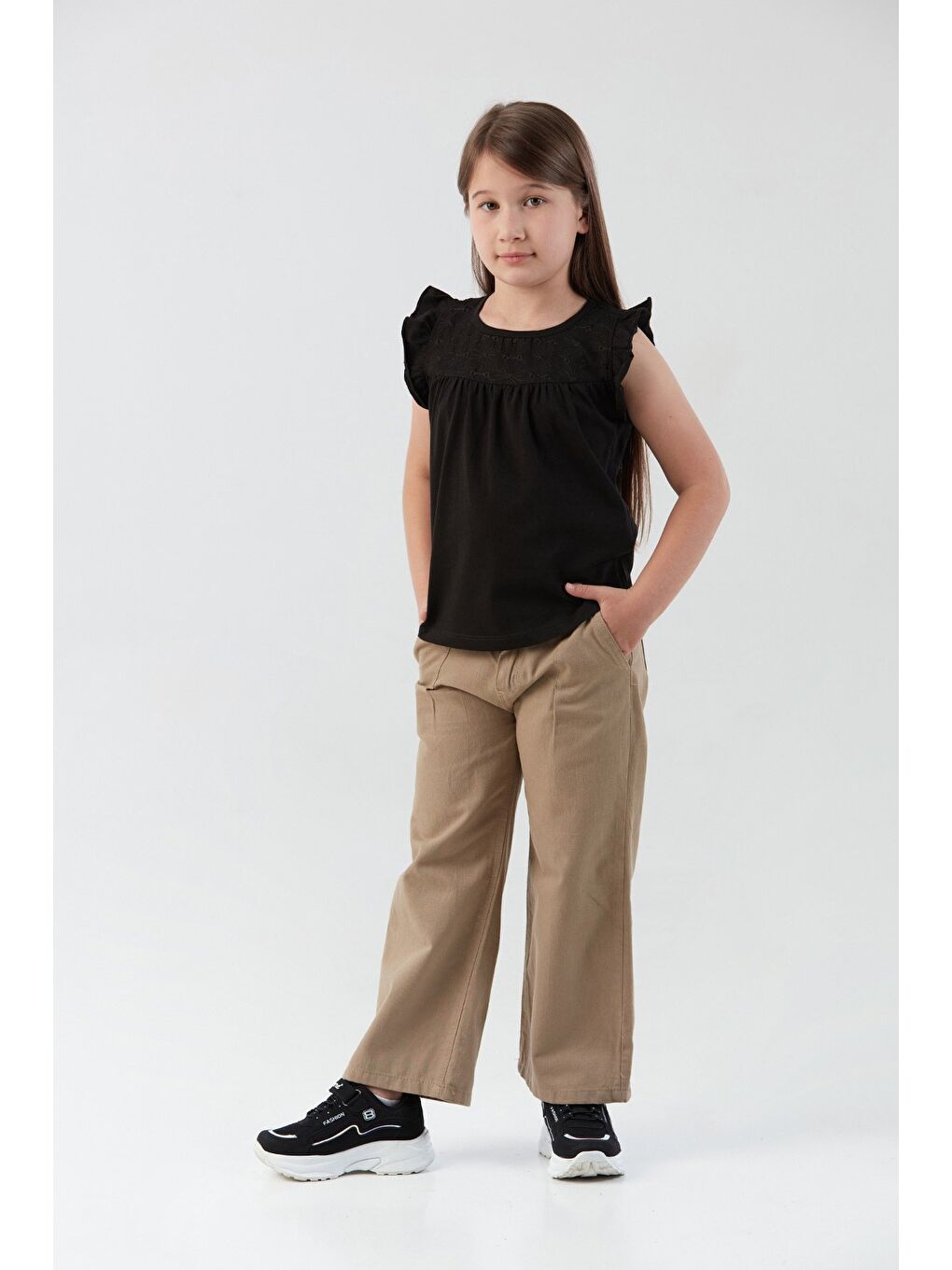 Siyah Dantel Detaylı Kız Çocuk Bluz-3