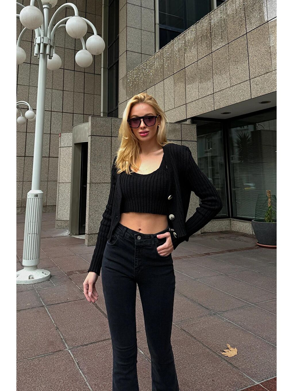 Siyah Askılı Bluz ve Düğmeli Hırka Triko Takım-2