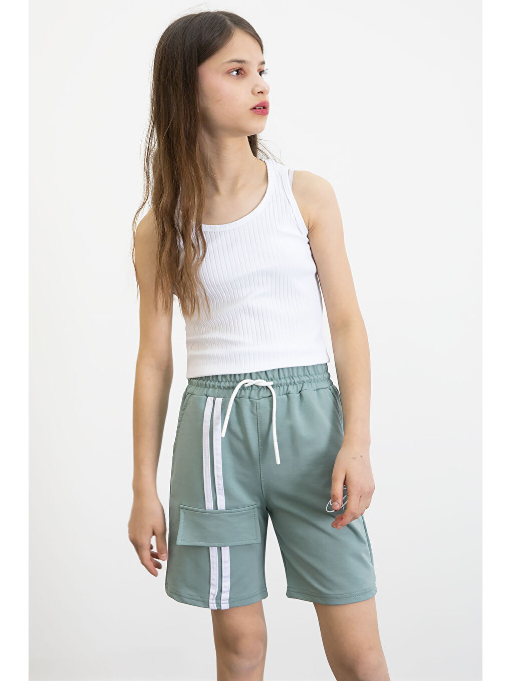 Yeşil Beli Lastikli Şerit Detaylı Kız Çocuk Şort 20753