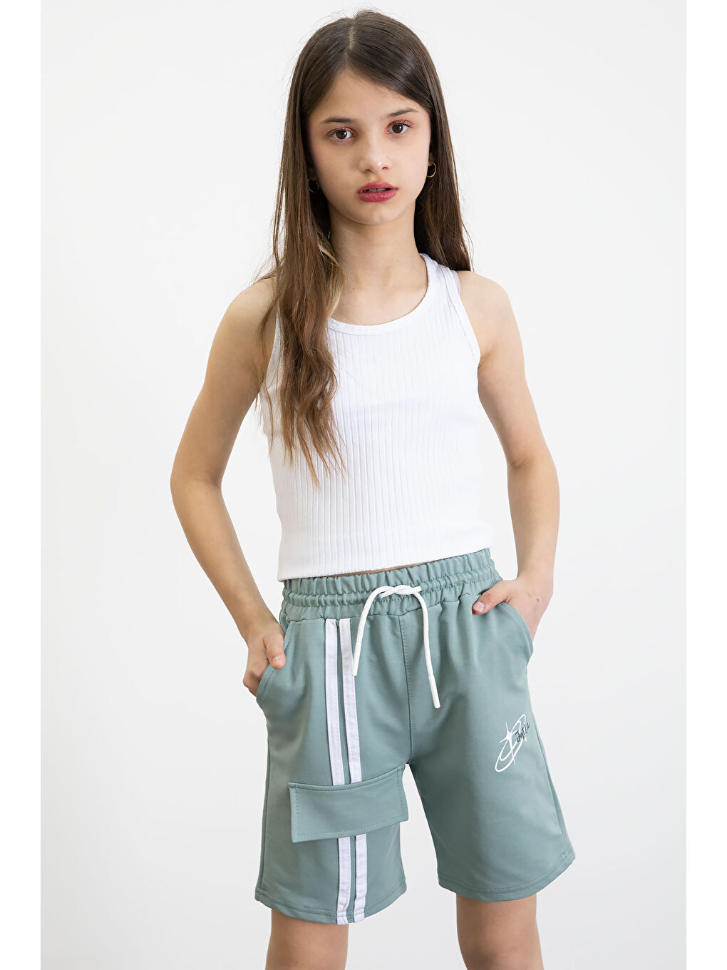 Yeşil Beli Lastikli Şerit Detaylı Kız Çocuk Şort 20753-1