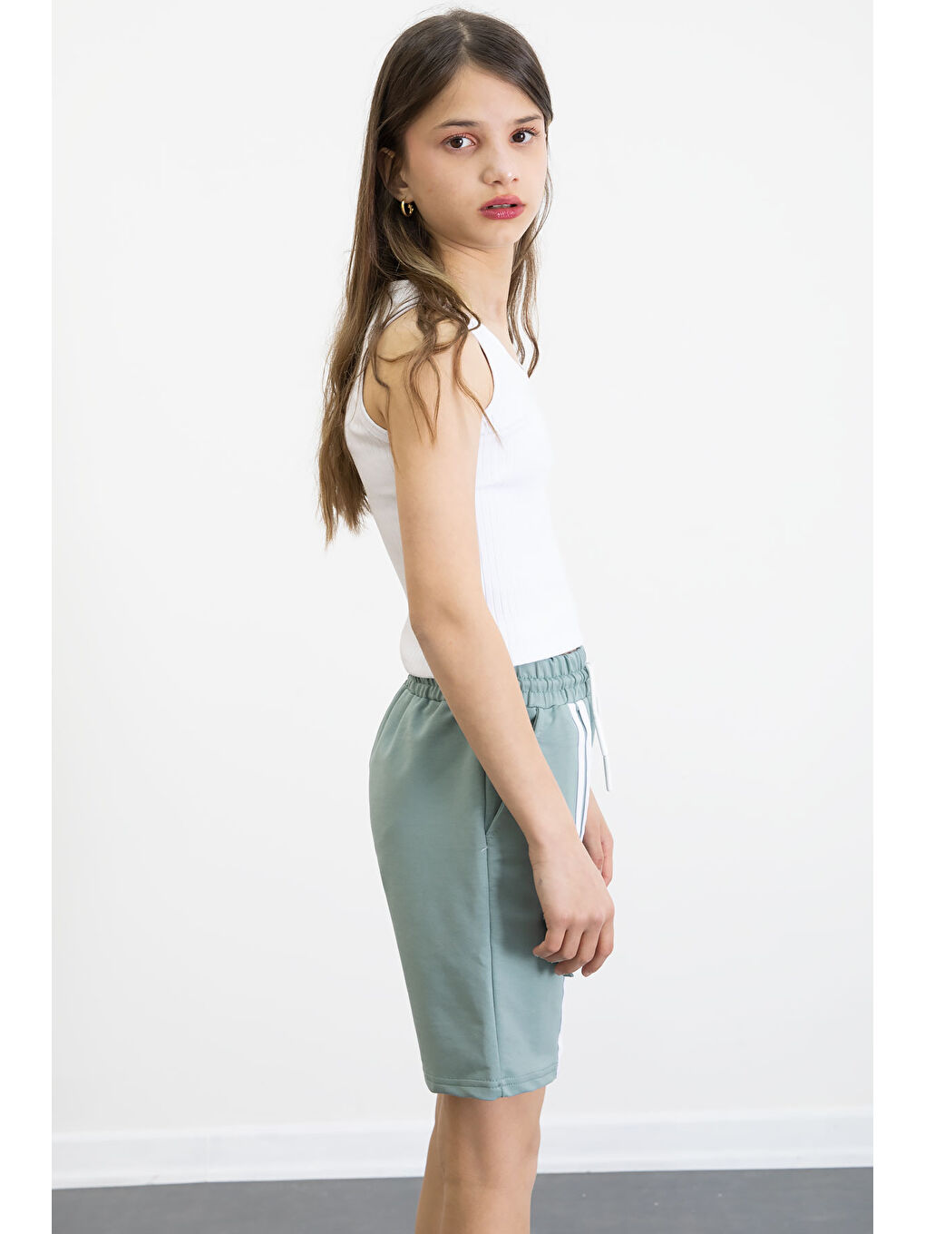 Yeşil Beli Lastikli Şerit Detaylı Kız Çocuk Şort 20753-2