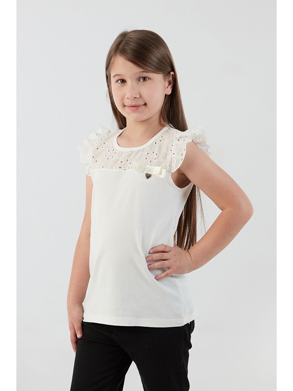Ekru Nakışlı F Harf Armalı Kız Çocuk Bluz-1