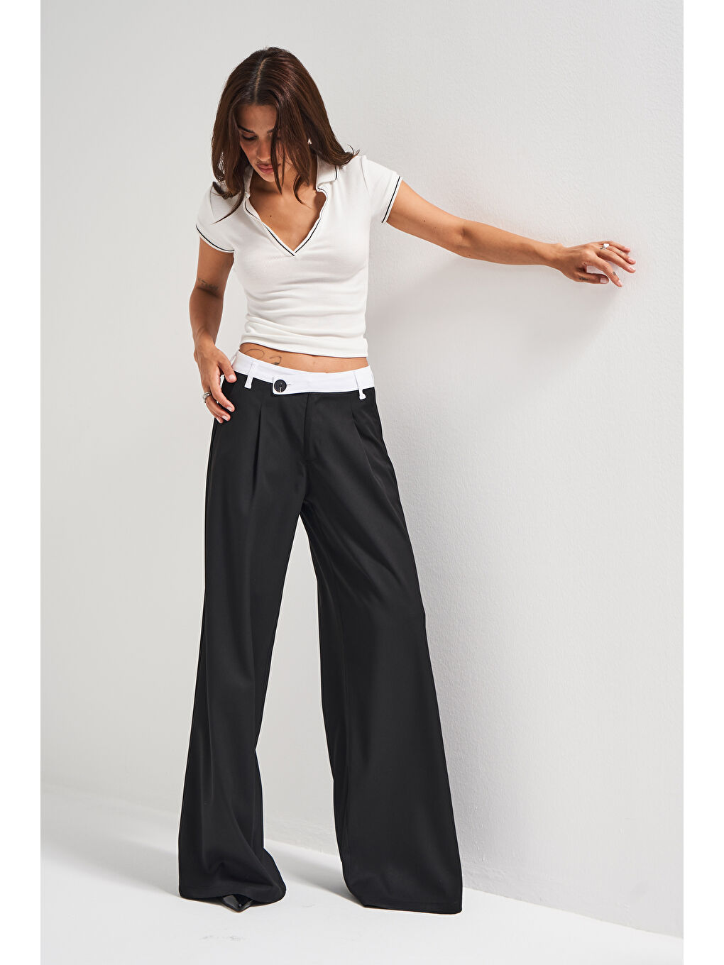 Kadın Siyah Renk w5-1 Palazzo Fit Pamuk Viskon Kumaş Kemer Detaylı Pantolon-2