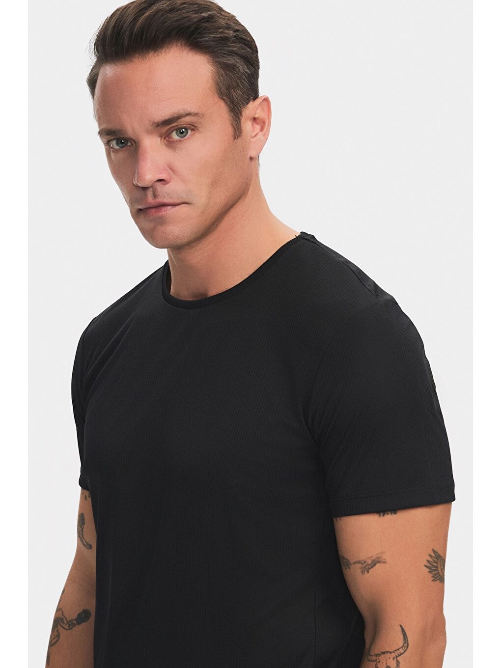 Siyah Erkek Slim Fit Sporcu Tshirt-1