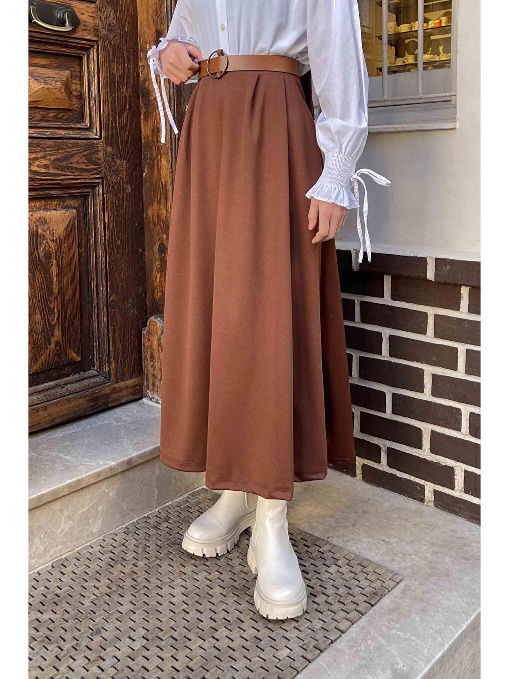 Önü Pileli Scuba Kumaş Kahverengi-1