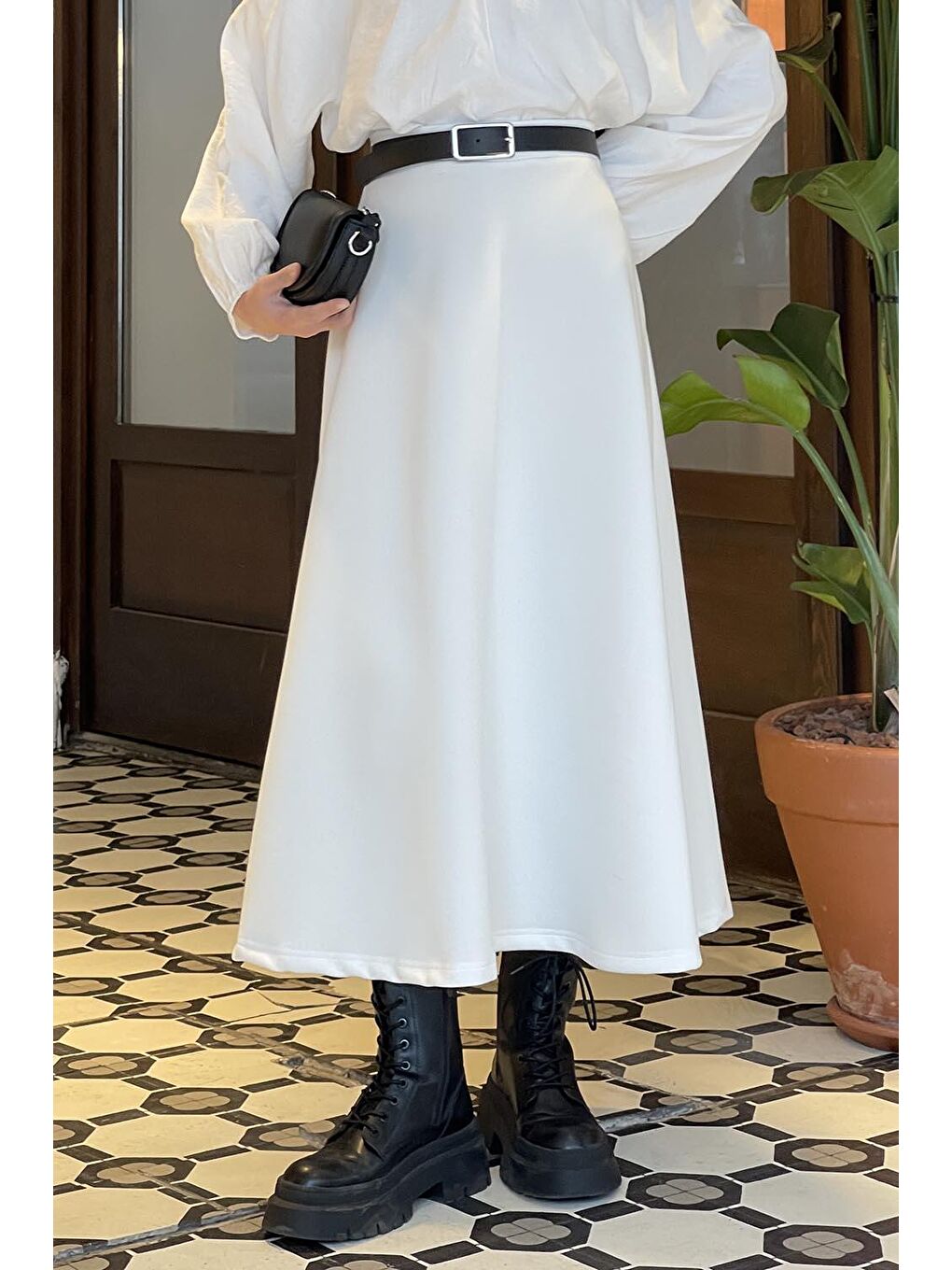 Scuba Kumaş Kloş Etek Beyaz