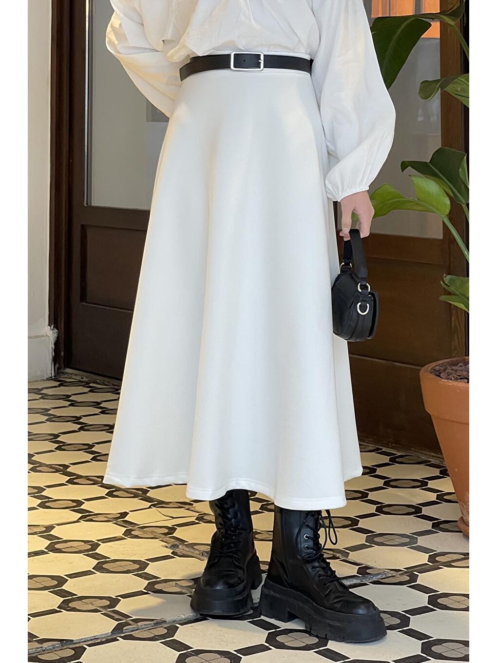 Scuba Kumaş Kloş Etek Beyaz-3