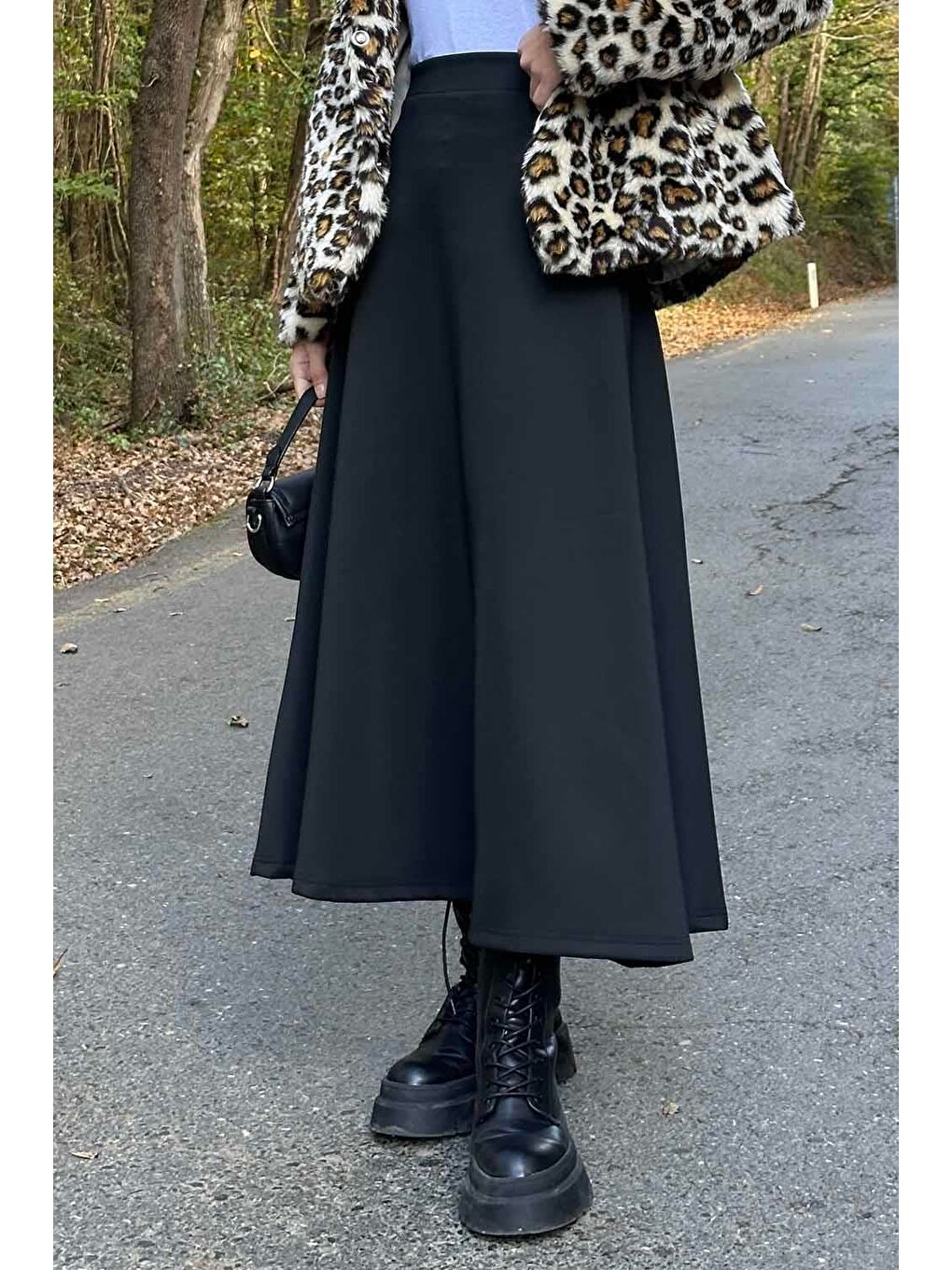 Scuba Kumaş Kloş Etek Siyah-1