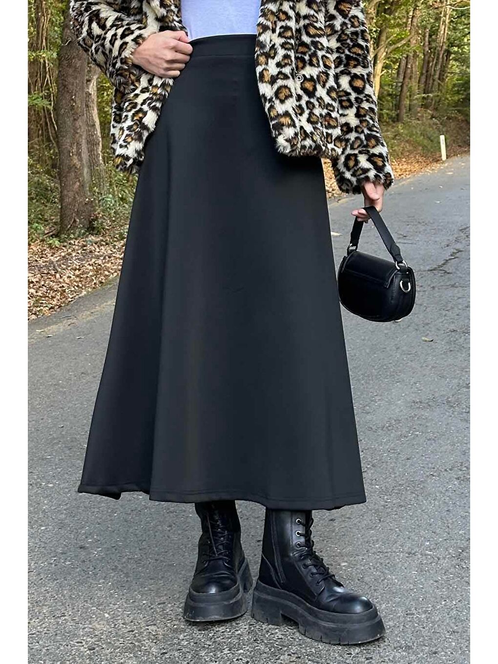 Scuba Kumaş Kloş Etek Siyah-3