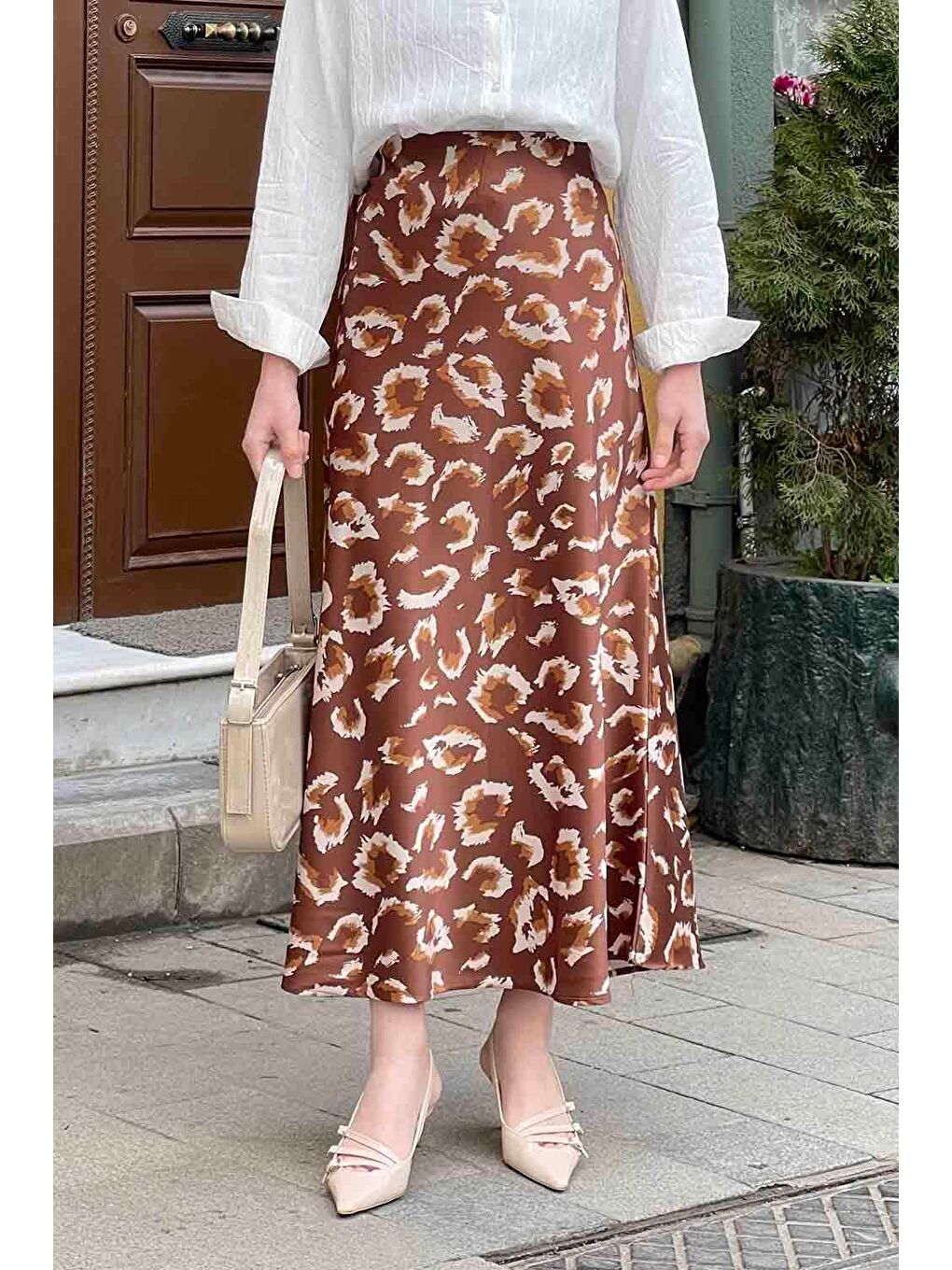 Kahverengi Saten Pamuklu Leopar Etek Toprak