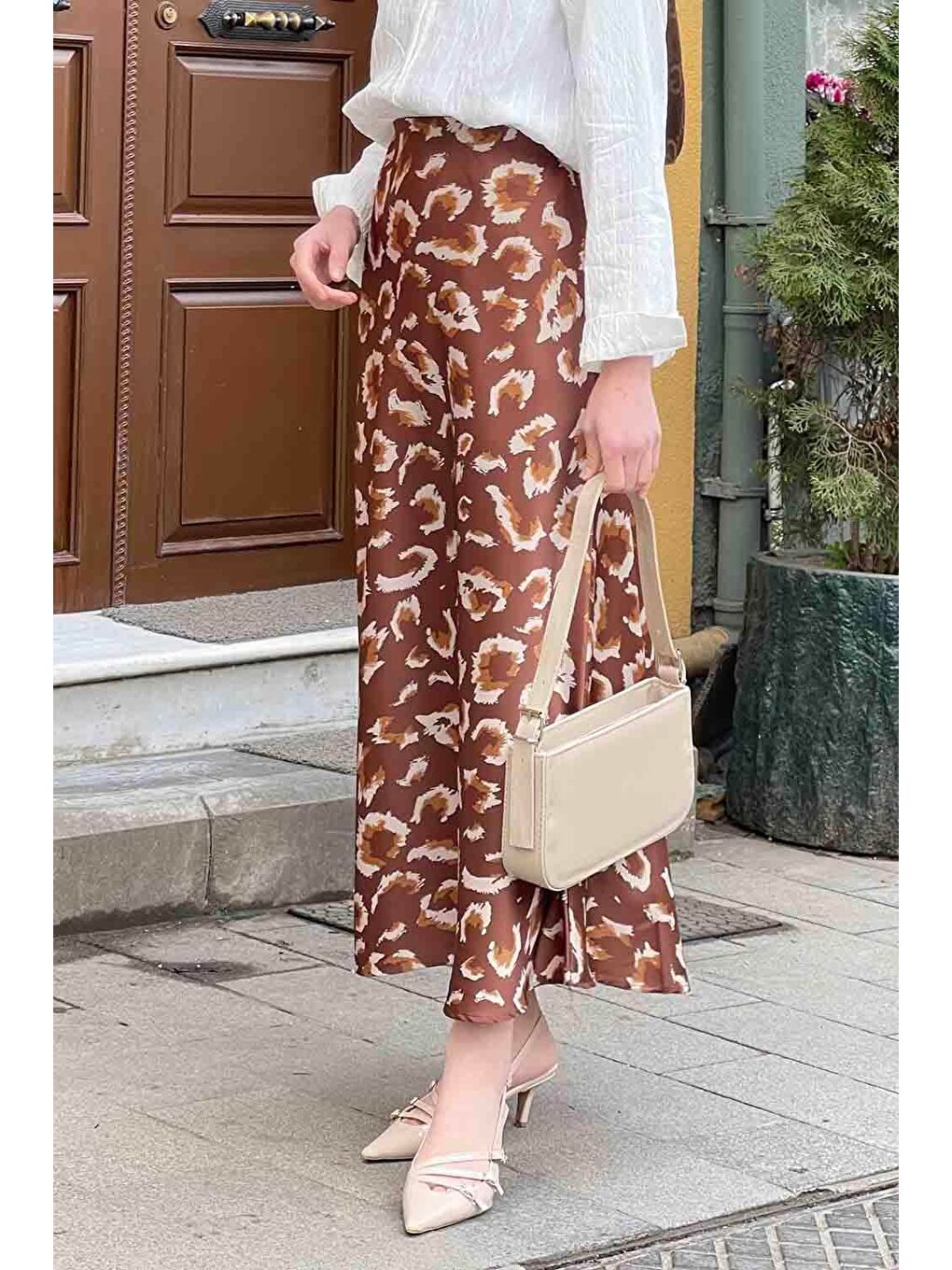 Kahverengi Saten Pamuklu Leopar Etek Toprak-1