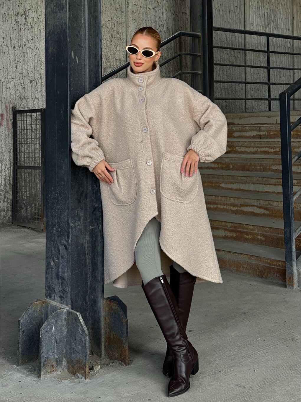 Geniş Çift Cepli Kalın Buklet Kumaş Mevsimlik Mont Bej-2