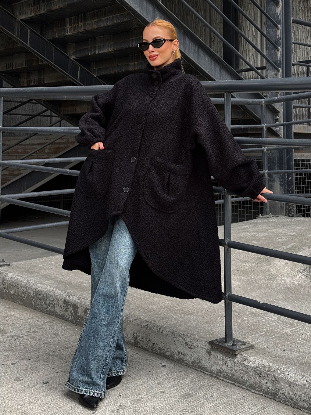 Geniş Çift Cepli Kalın Buklet Kumaş Mevsimlik Mont Siyah