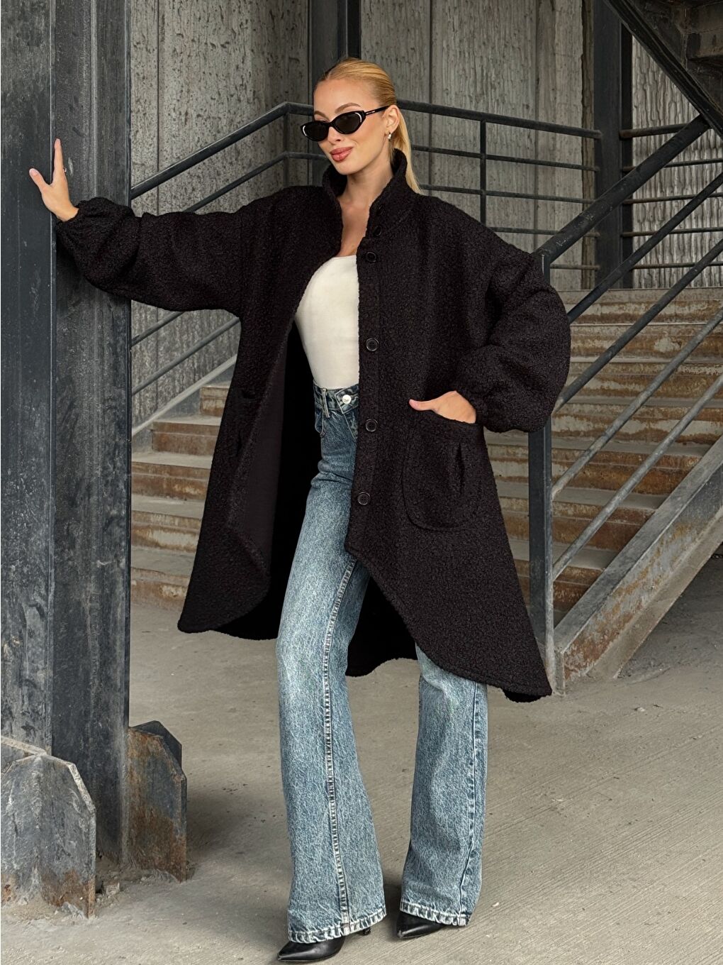 Geniş Çift Cepli Kalın Buklet Kumaş Mevsimlik Mont Siyah-3