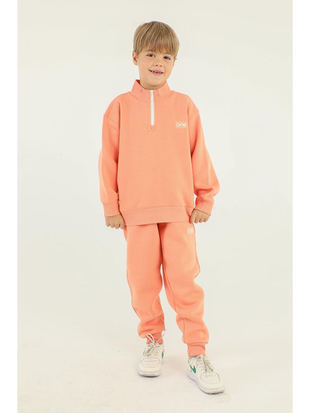 Pembe Dik Yaka Baskı Detaylı Erkek Çocuk Eşofman Takımı-1