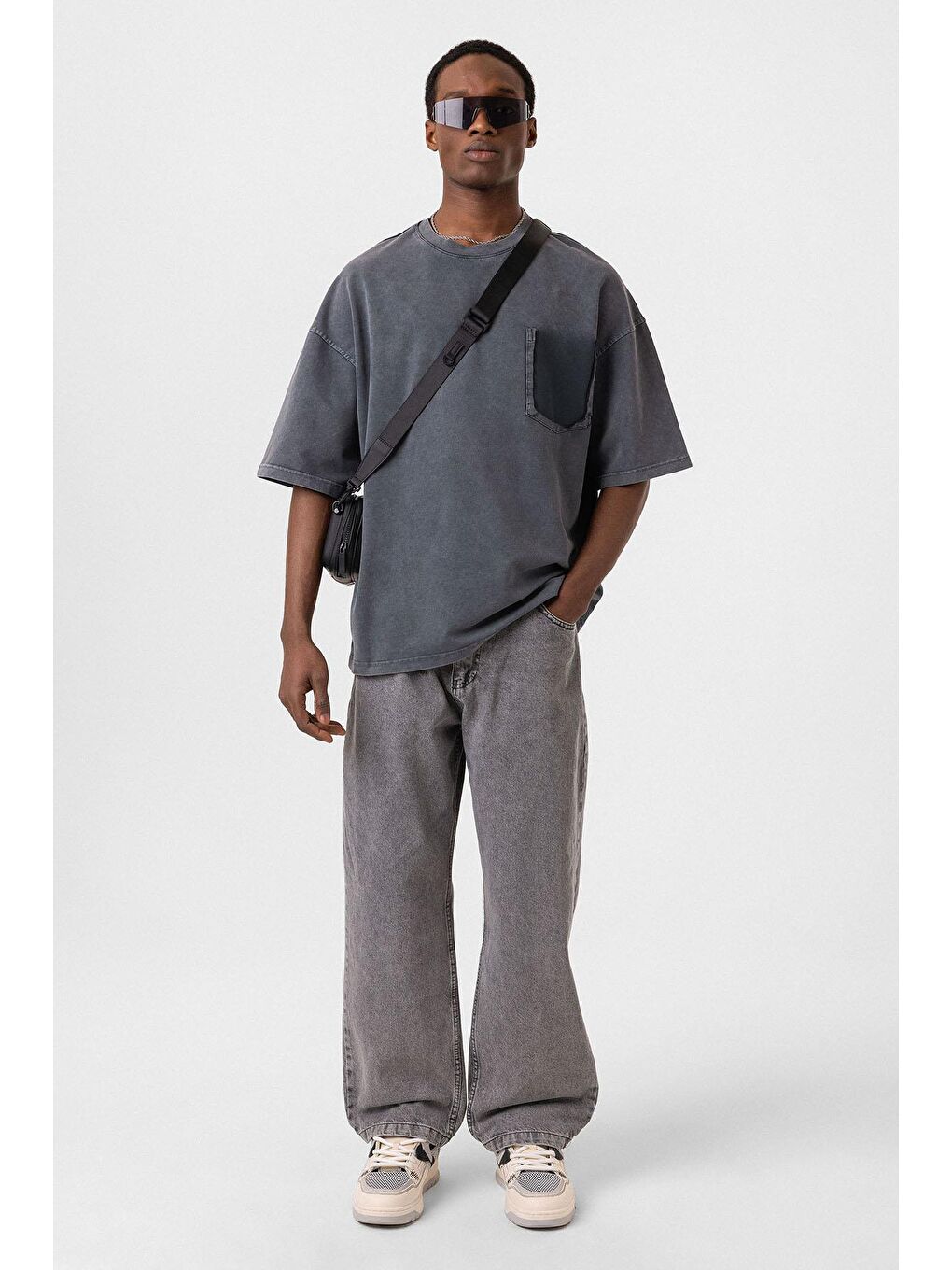 Yıkamalı Cep Detaylı Oversize Tişört Siyah