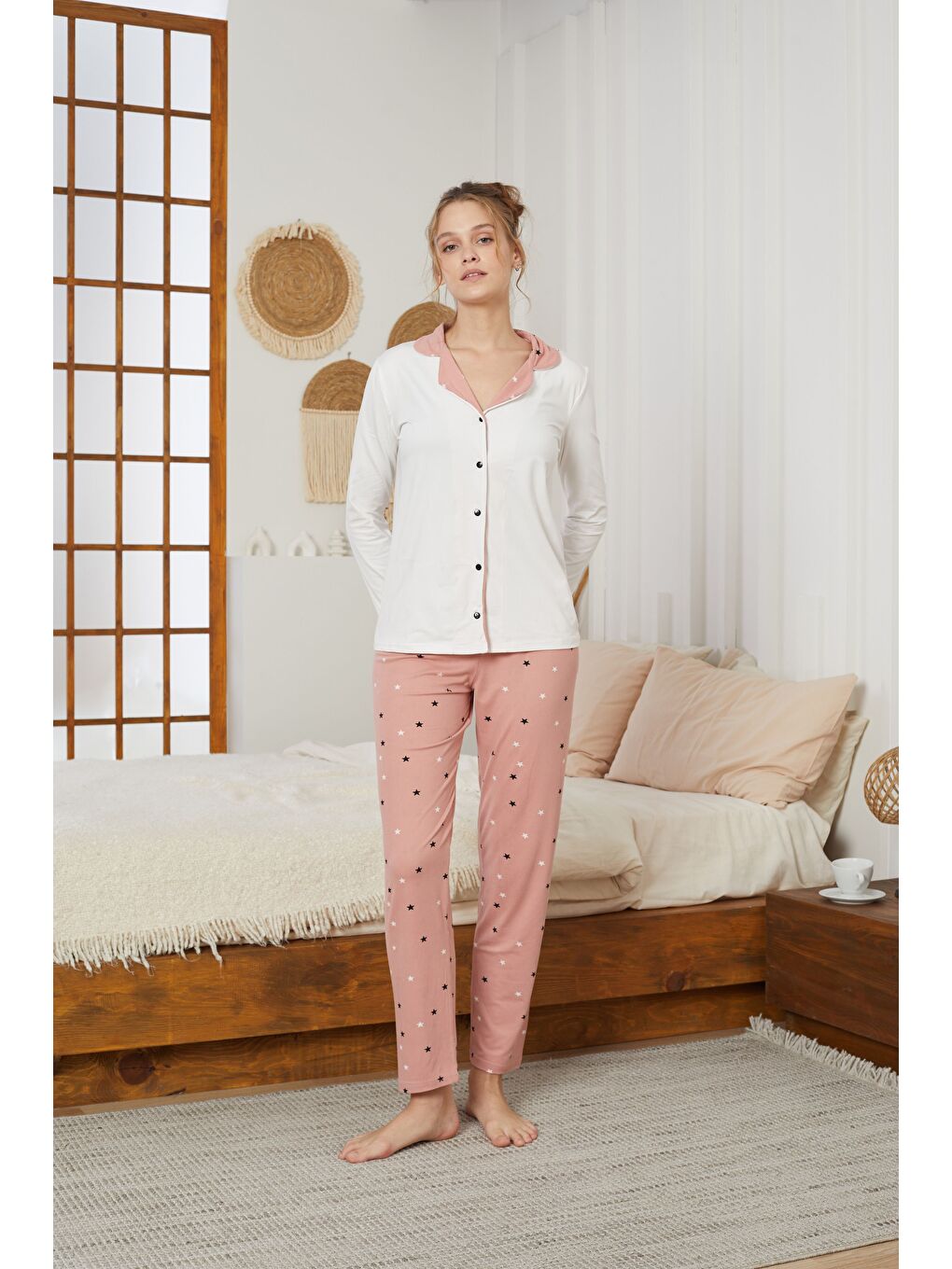 Ekru Yıldız Desenli Gömlek Yaka Düğmeli Milan Örme Pijama Takım25224001-1