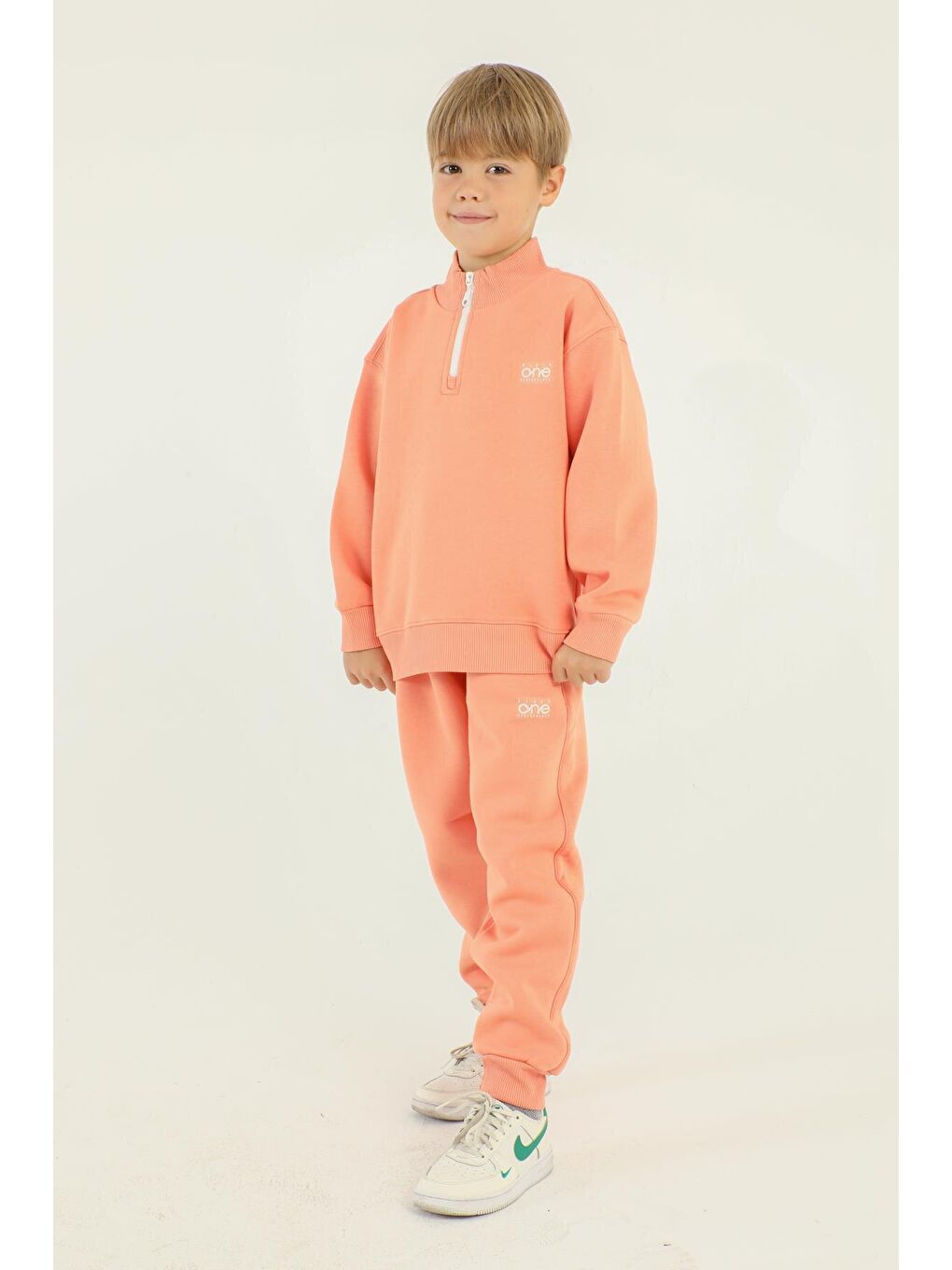 Pembe Dik Yaka Baskı Detaylı Erkek Çocuk Eşofman Takımı-2
