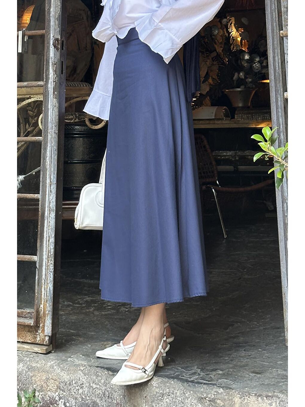 Kemer Detaylı Kloş Etek Açık Mavi-1