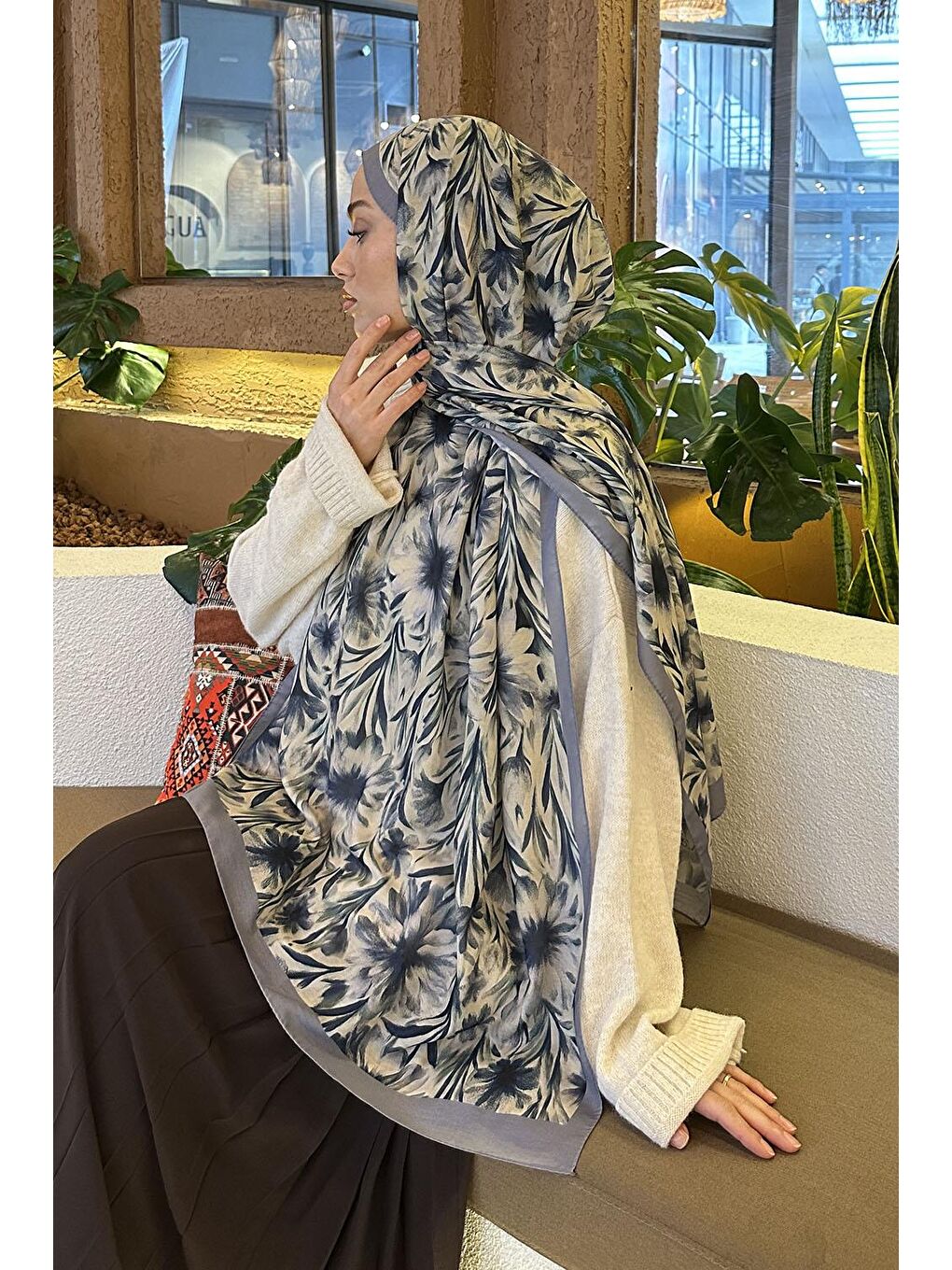 Daisy Flowers Desen Soft Pamuk Şal Gri-3