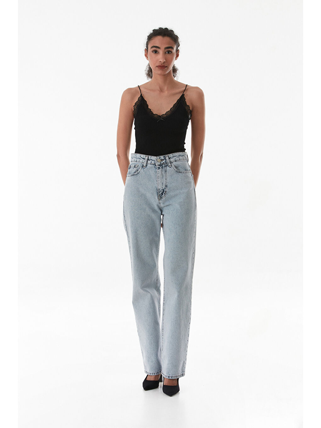 Siyah Fitilli Dantelli Kurdele Detaylı Çıtçıtlı Body-1